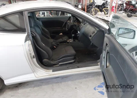 2008 Hyundai Tiburon Gs z USA, uszkodzony, nr VIN KMHHM66DX8U296083